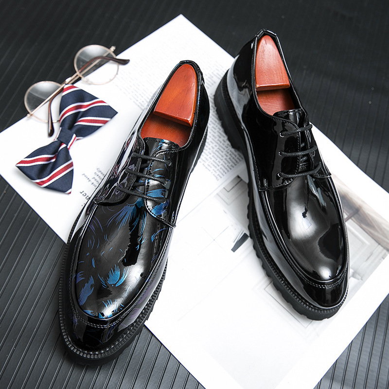 Zapatos de cuero brillante transfronterizos para hombres verano juvenil británico zapatos de negocios zapatos de suela gruesa zapatos de moda zapatos de novia