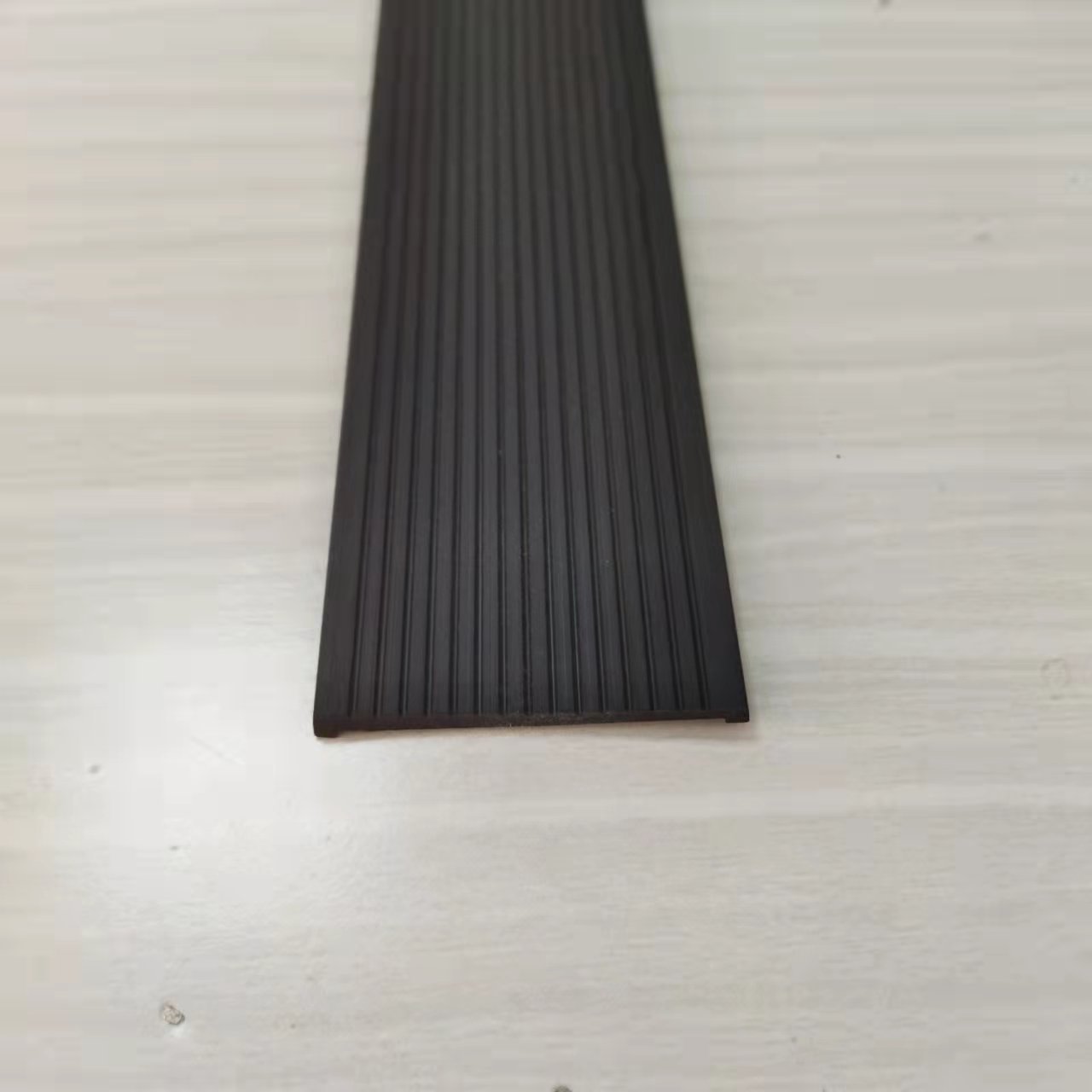 机械设备用防滑条其他橡胶制品