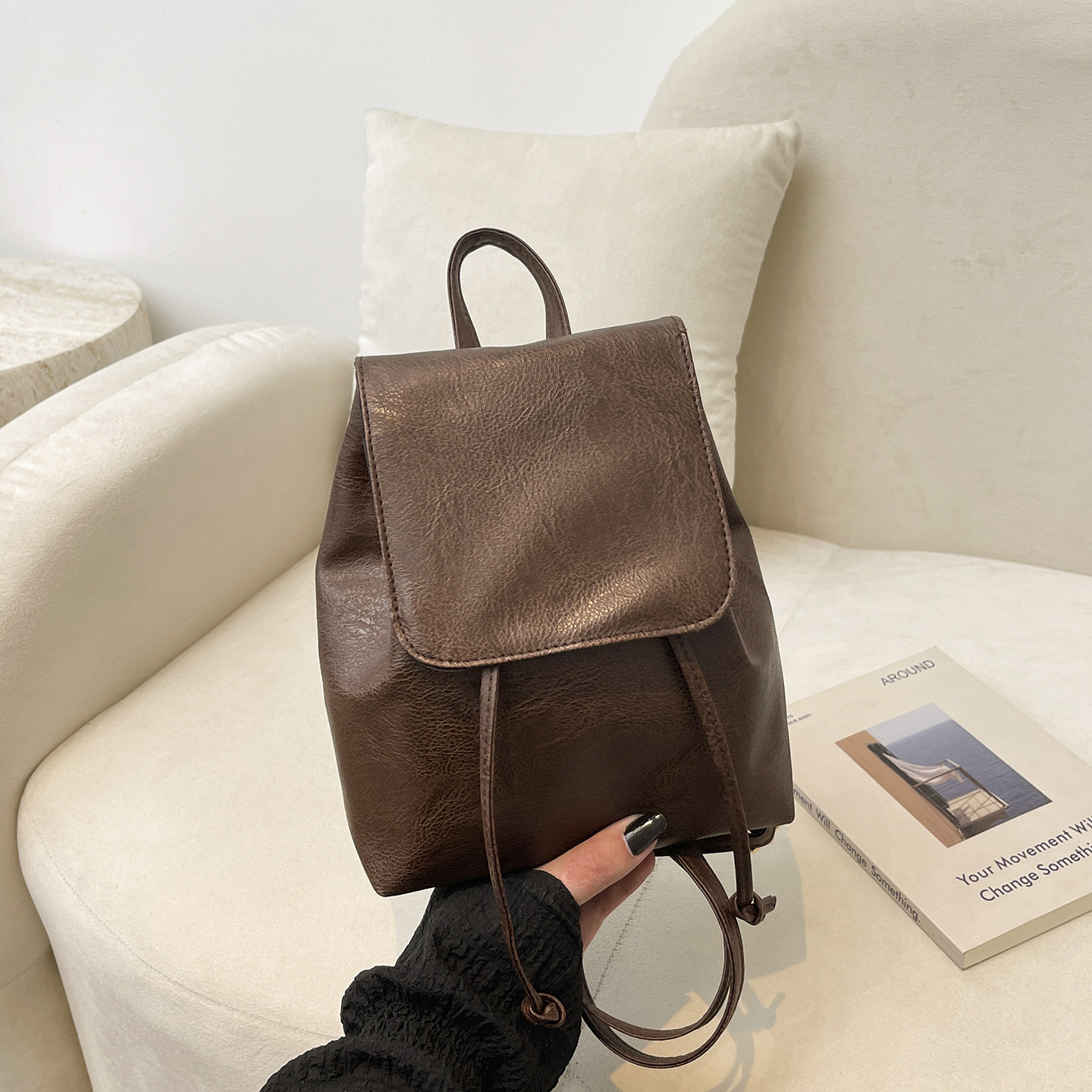 Mochila retro compacta y simple para mujeres 2026 primavera y verano nuevo estilo simple de literatura y arte versátil de doble hombro mochila simple