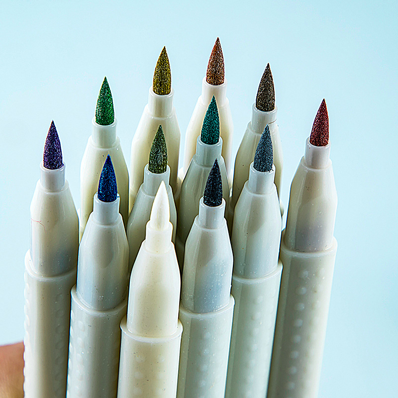 505 Pluma de metal Pluma flash de fantasía Marcación de color de metal Libro de mano de bricolaje Marcación fluorescente Juego de 12 colores