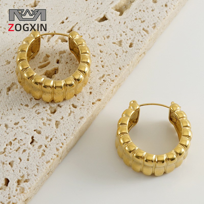 Acero inoxidable transfronterizo europeo y americano moda nicho geométrico en forma de U pendientes titanio acero 18K oro Internet celebridad pendientes alfiler para las mujeres