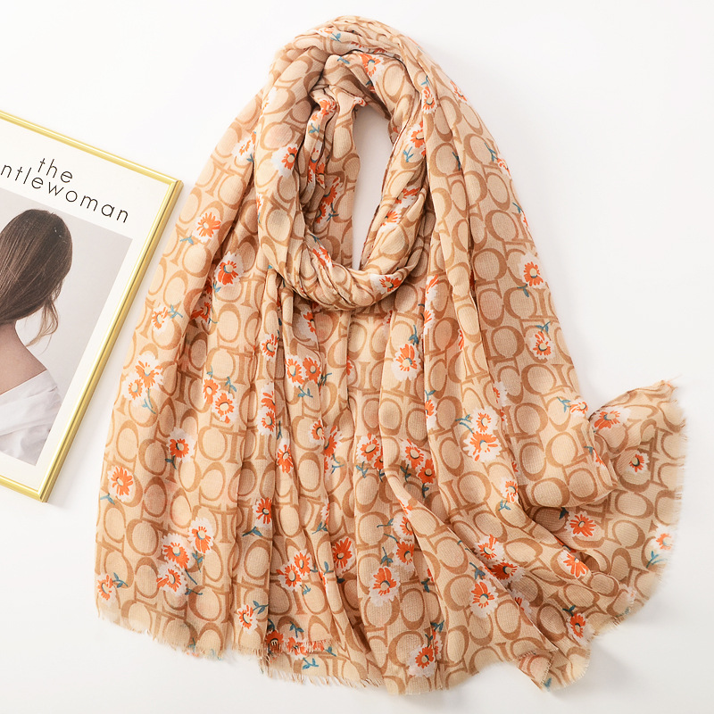 Comercio exterior estilo coreano Venta caliente algodón y lino sensación bufanda gradiente de moda bufanda suave primavera y verano viajes protector solar chal fino