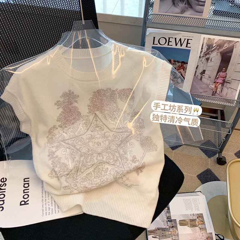 8345# Women's Japanese Embroidered Sleeveless Sweater Summer Design Niche Retro Short Top