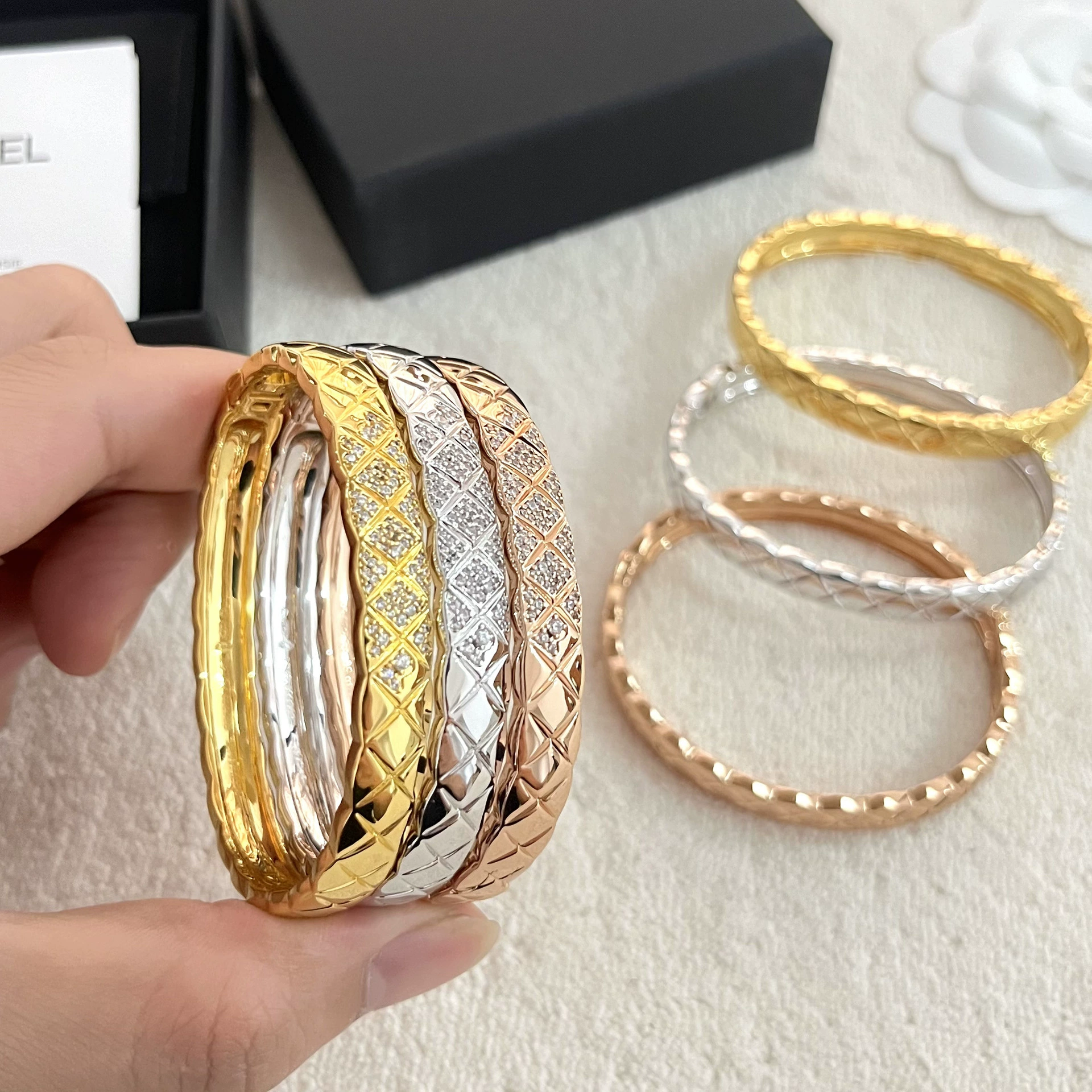 Xiaoxiang V золото высокой версии coco diamond diamond-inlaid bracelet CNC seiko versatile high-end fashion women's bracelet
