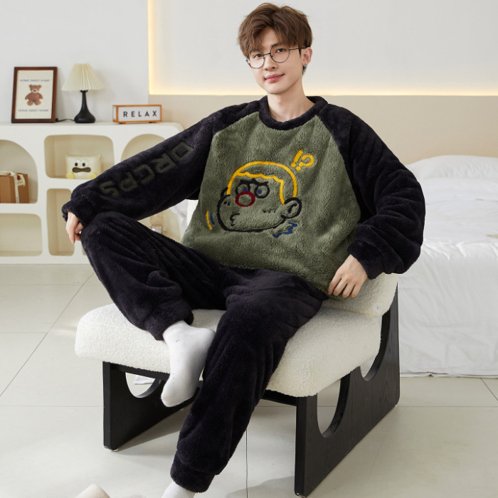 2025 pijamas casuales de coral camisa de dibujos animados juveniles estudiantes de franela para hombres set de ropa de casa