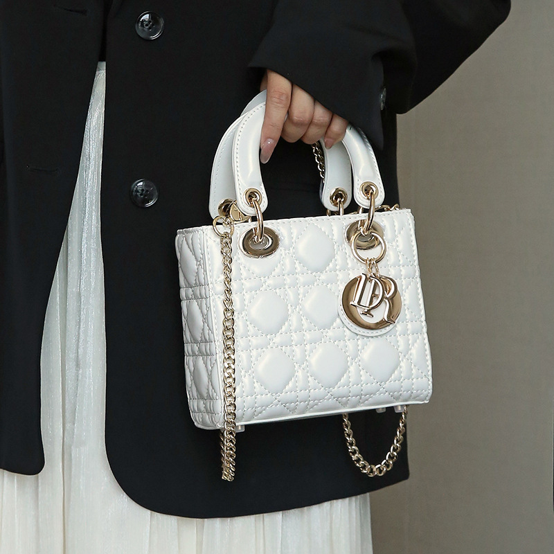 Genuine Leather Sheepskin Lady Diana Bag for Women 2026 New Fashion Versatile Shoulder Crossbody Chain Bag High-End Handbag Genuine Leather Sheepskin Lady Diana Bag for Women 2026 New Fashion Versatile Shoulder Crossbody Chain Bag High-End Handbag