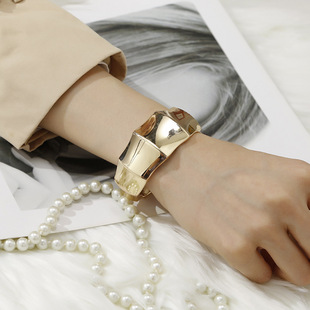 �W�����CŮ�Ͻ��¿�����F�������ɫ�羳�߼���2023�����l