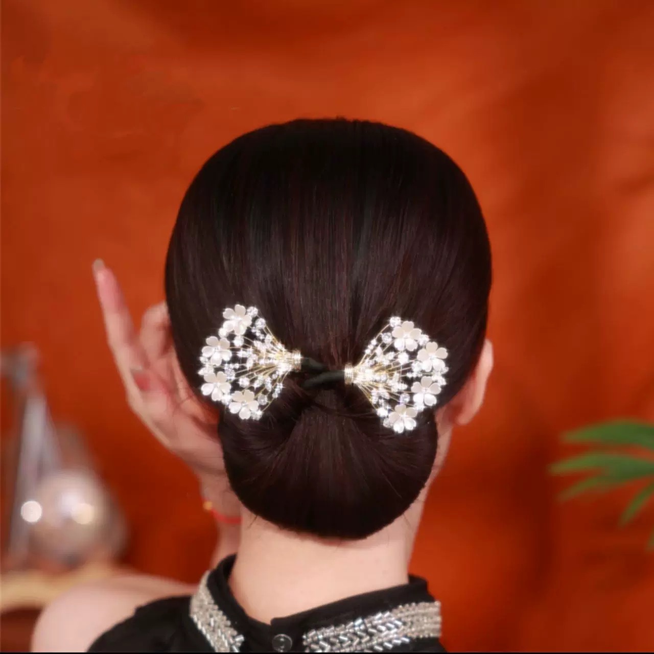 New Camellia Rhinestone Twist Clip Hair Artifact Hair Clip Hair Curling Band Headwear Female