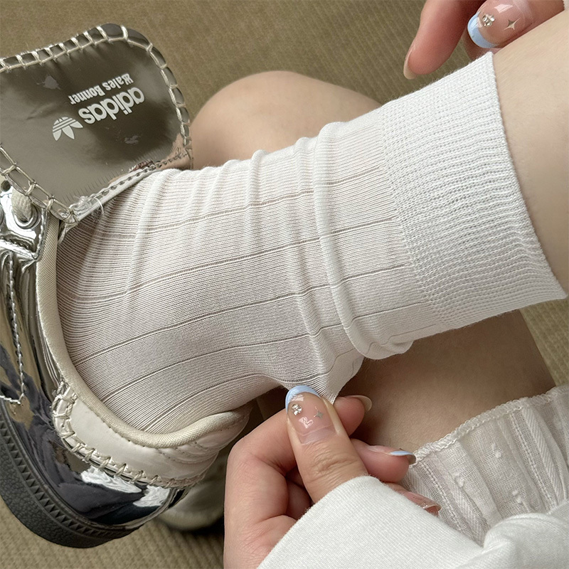 White Piles of Socks for Women in Spring and Summer, Breathable Pure Cotton Boneless Korean Style Mid-Calf Socks with Small Leather Shoes and Long Socks for Summer