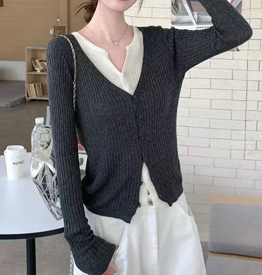 高级感拼色假两件针织衫女秋季修身内搭毛衣开衫巨好看的长袖上衣|undefined