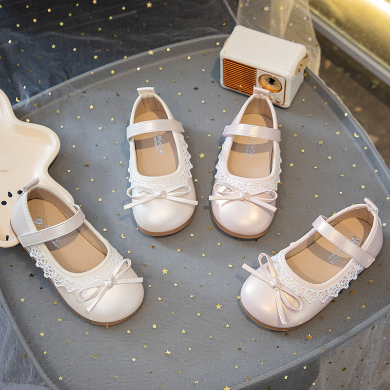 Zapatos de cuero para niñas 2025 nuevos niños primavera y otoño arco extranjero zapatos de princesa de encaje zapatos de suela suave para bebés image 3