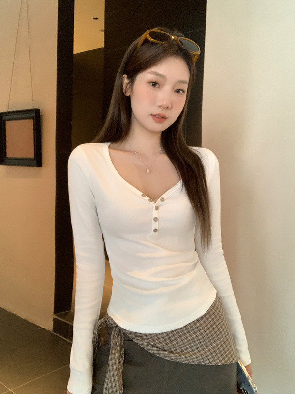 白色正肩纽扣设计感V领长袖T恤女2025年秋季新款简约休闲修身上衣|undefined