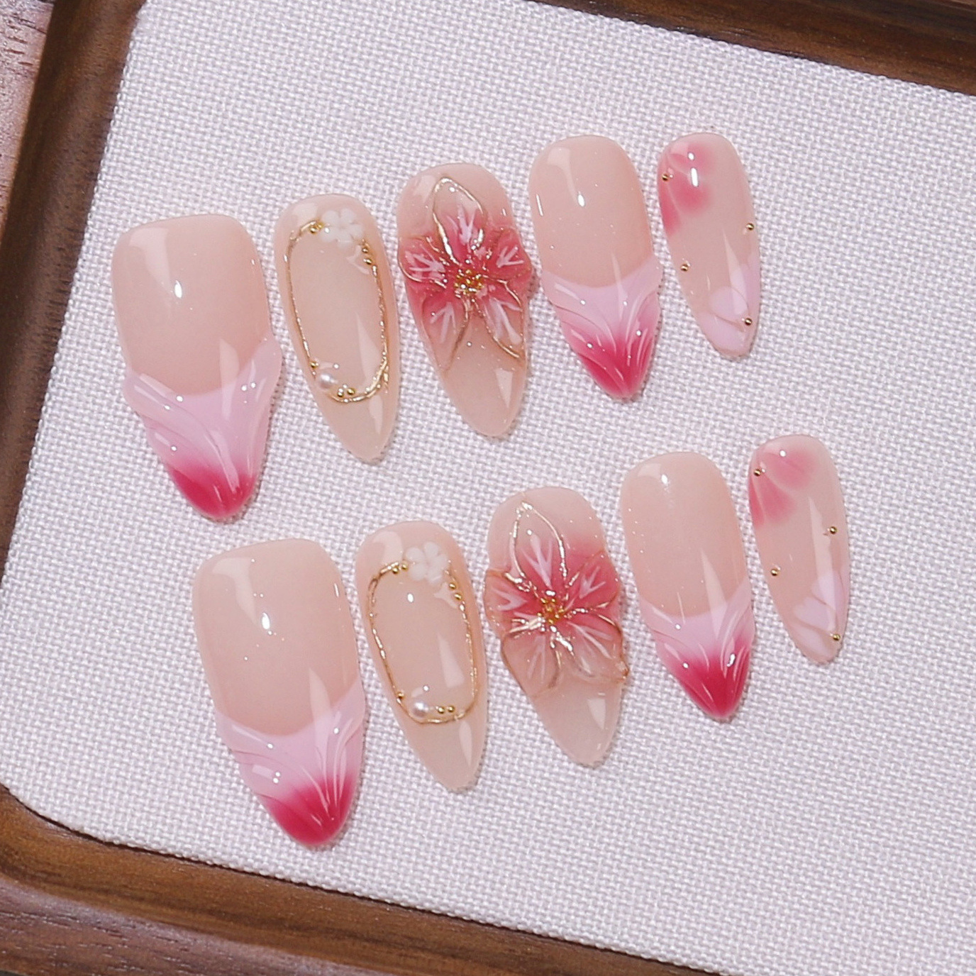 [Colección de manicuras talladas] comercio exterior transfronterizo exclusivamente para usar a mano puro parche de uñas falsas de almendras de estilo europeo y americano