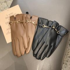 革手袋の女性は冬に保温して、タッチパネルを厚くして、冬に自転車に乗ることができます。