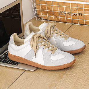 Popular New First-Layer Cowhide Moral Training Shoes, Soft Soles, Soft Surfaces, Non-Slip, Versatile and Comfortable Men's Shoes, Trendy Retro White Shoes