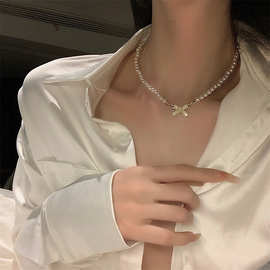 蝴蝶结珍珠项链女小众设计高级感锁骨链配饰脖颈链复古时尚款