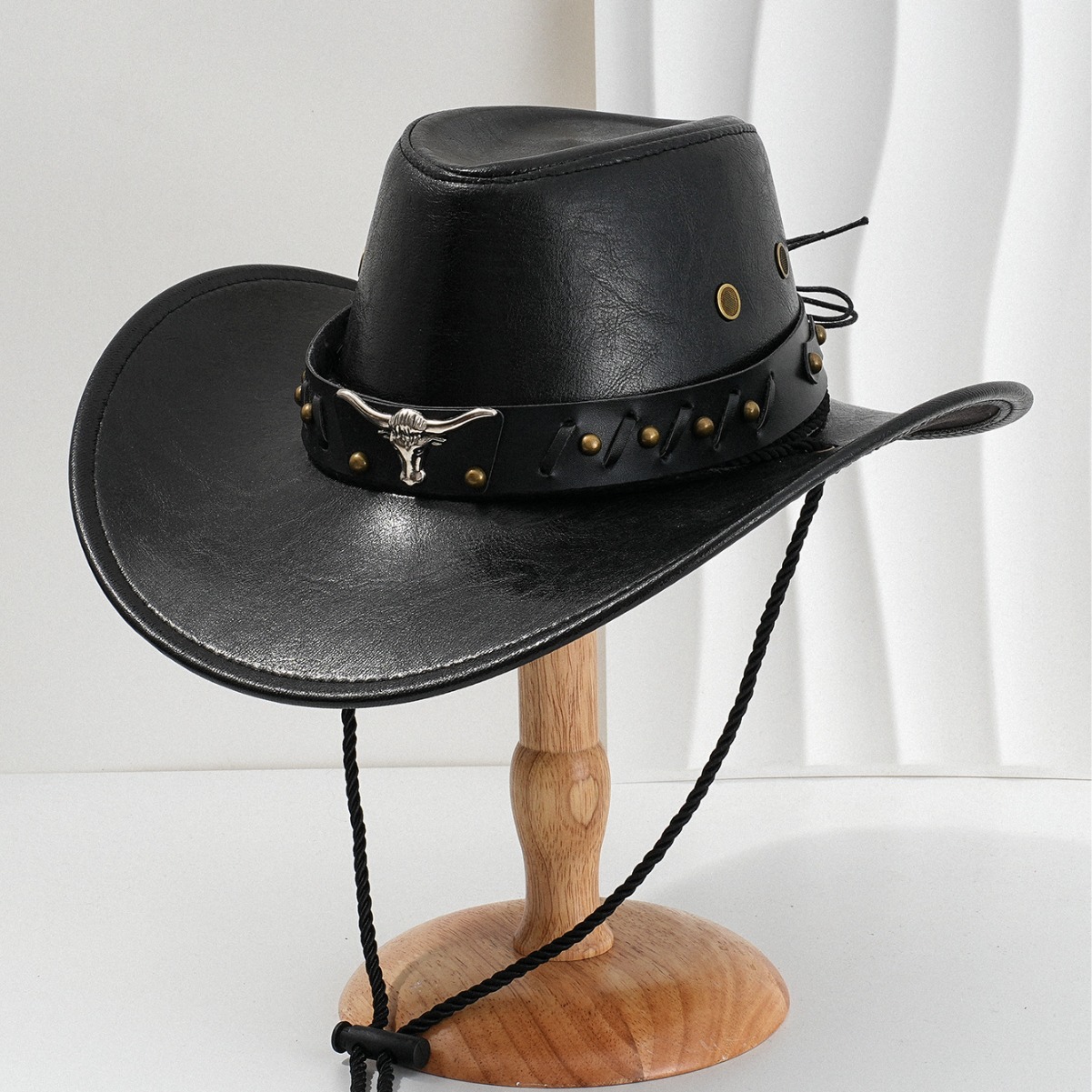Explosiones transfronterizas de estilo masculino y masculino de piel PU sombrero de vaquero único punk cabeza de vaca cuero metal remaches cinturón fiesta de campamento
