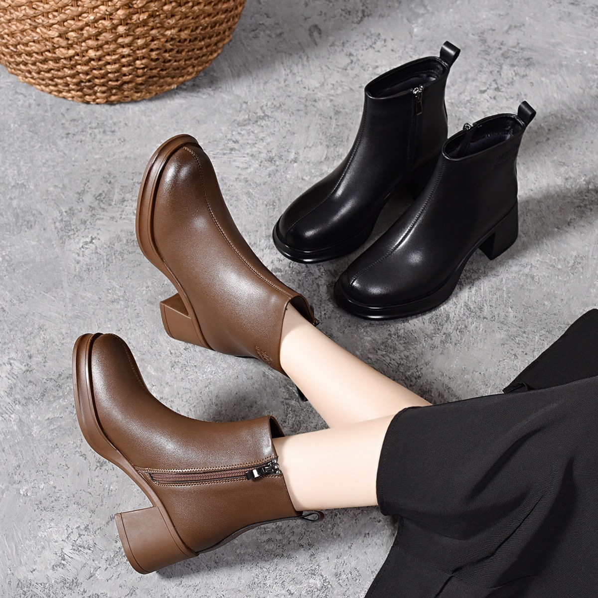 New Fashionable Retro Comfortable Thick Heel Short Boots for Women in Winter Versatile Plus Velvet Round Toe Thick Velvet Warm Boots Soft Sole