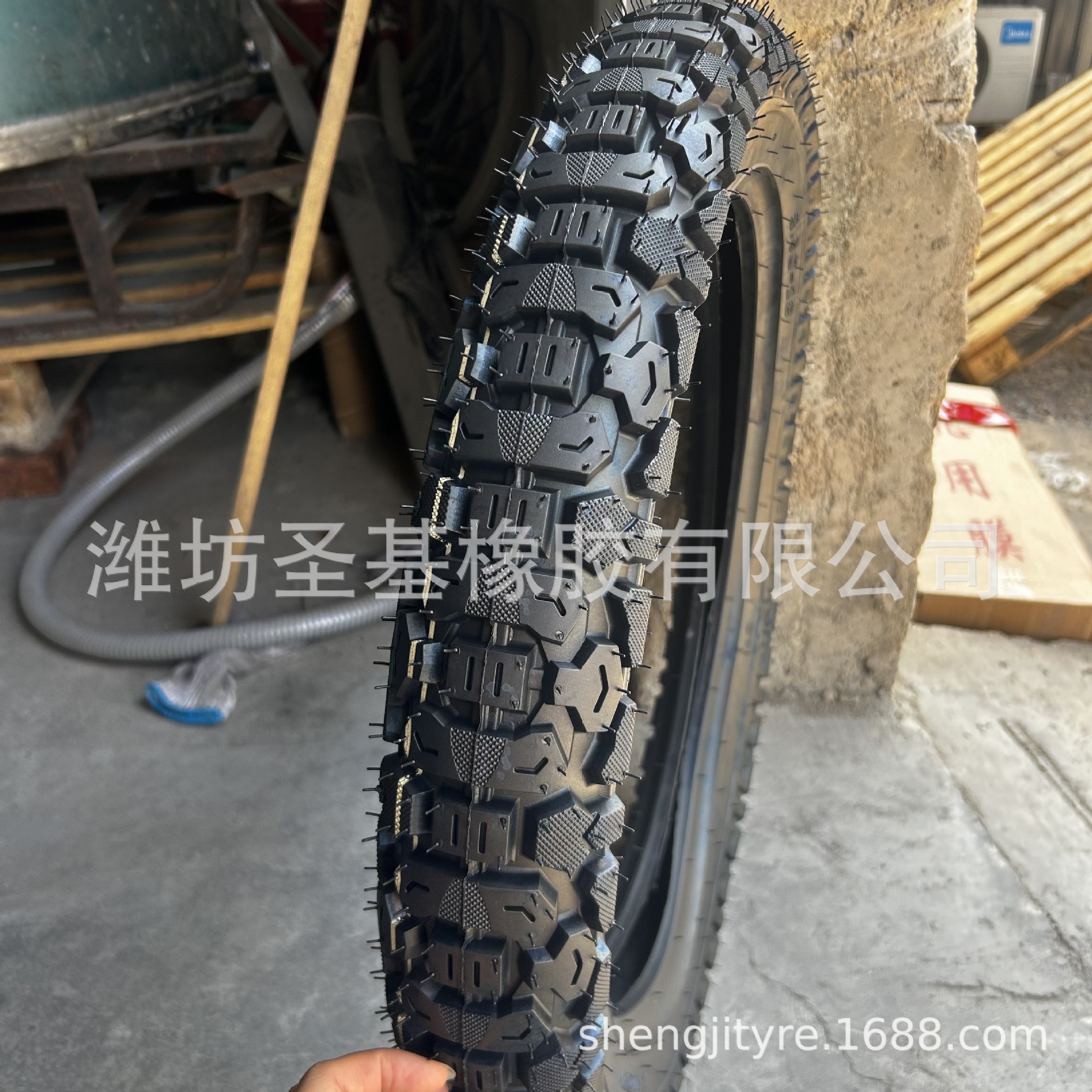 Motorcycle tire factory sells off-road motorcycle tires with anti-slip and wear-resistant properties 350-18
