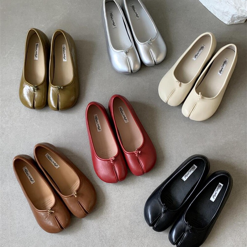 Women's 2026 Spring and Autumn Soft Leather Split-Toe Pig's Hoof Shoes with 5cm Hidden Height Increase, Thick Sole, Flat Sole Loafers