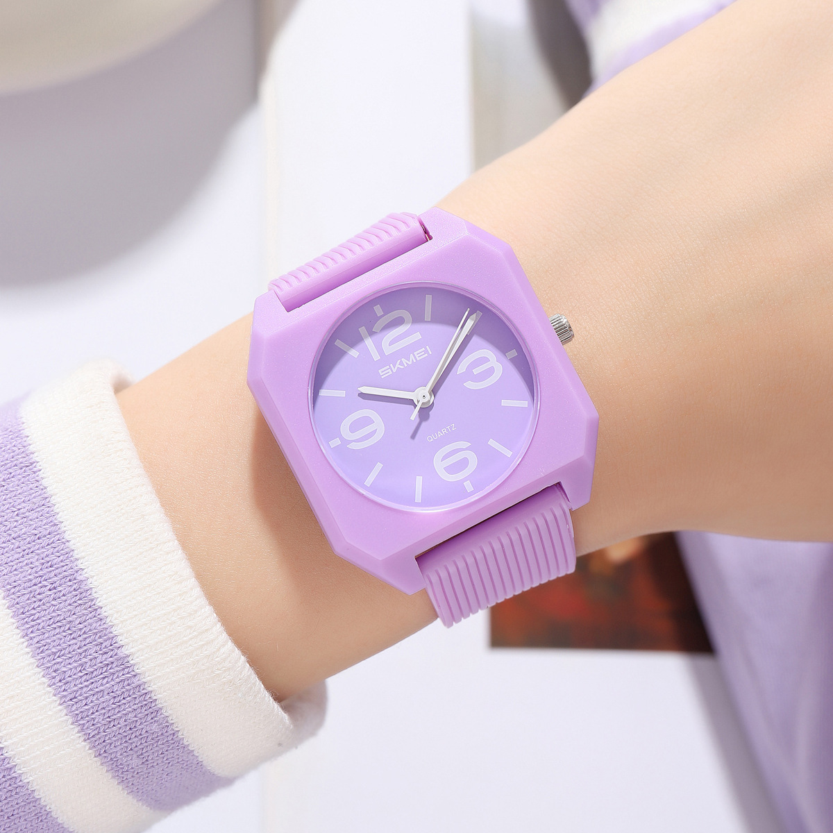 Momento cuadrado reloj 50 metros impermeable dopaminas viento reloj de pulsera de estudiantes simple reloj de cuarzo al por mayor