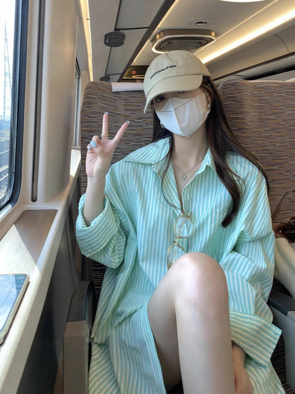 哥家商场同款女装2025秋季气质高级感绿色条纹宽松开衫长袖衬衣|undefined