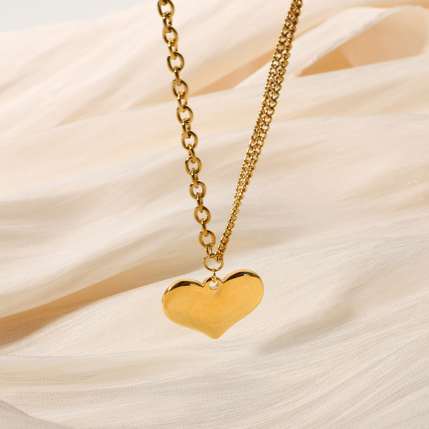 fashion heart shaped pendant doublelayer 18K goldplated stainless steel necklacepicture1