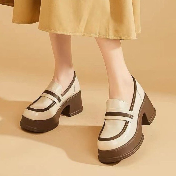 봄과 가을 2023 새로운 두꺼운 하이힐 레트로 라운드 토 로퍼 싱글 레이어 신발 여성 두꺼운 단독 영국 스타일 가죽 신발 여성