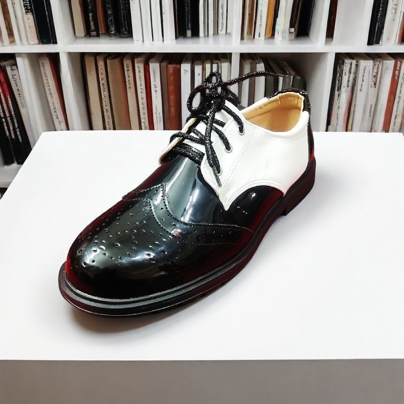 Microfiber Leather 2026 College Style British Carved Leather Shoes with Chunky Heels and Lace-Up Oxford Shoes for Women, Suitable for All Seasons, Large Size Shoes