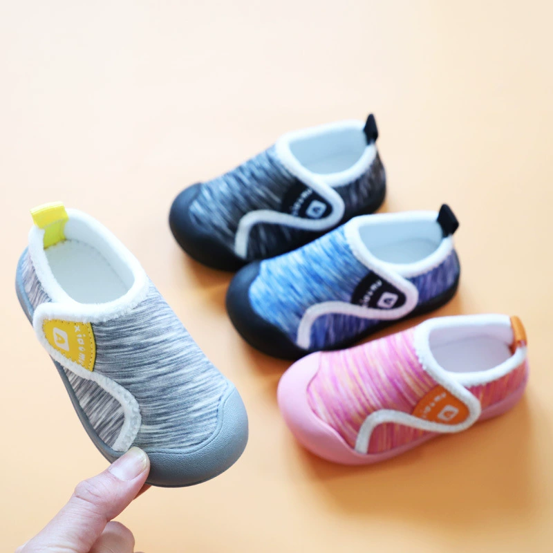 Детские хлопковые тапочки 2025 года, новая модель, домашние тапочки для малышей, зимние детские тапочки для мальчиков, нескользящие