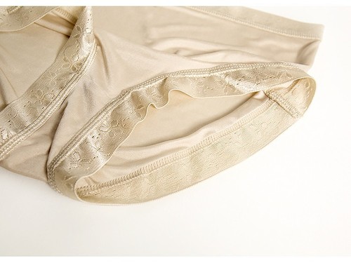 Knitted silk underwear for women, comfortable and breathable 100 mulberry silk large size seamless heavy mid-waist briefs