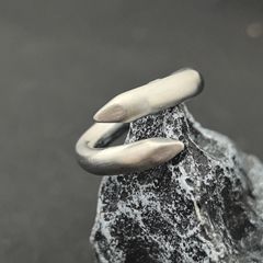 北欧货源 不锈钢粗钉子缠绕戒指男个性夸张磨砂交叉开口指环 批发