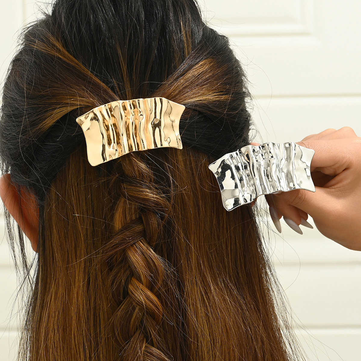 Europa y los Estados Unidos transfronterizos metal pinzas de cabello convexas plegables resorte pinzas de cabello temperamento elegante irregular pinzas de cabello líquido