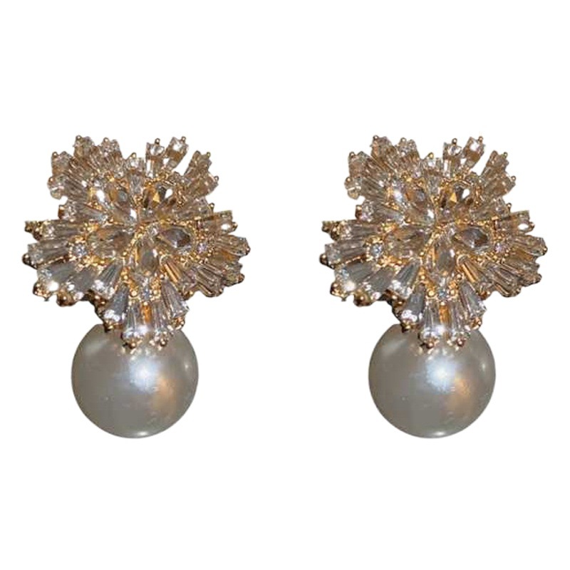 High-end design snowflake Zircon stud earrings pearl earrings super shiny elegant light luxury elegant earrings for women high-end exquisite