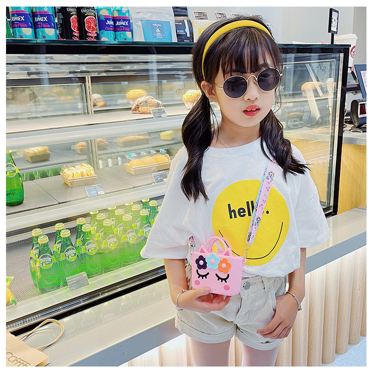 90g Weight Nylon Lining Material Zipper Closure Type Single Shoulder Strap Strap Type Animal Pattern White, Pink, Red Color Cute Cartoon  Silicone Bag 14