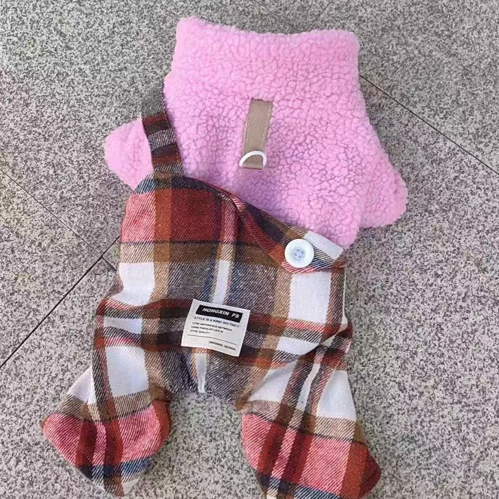 Otoño y invierno nueva ropa de mascotas de cordero espesa ropa de gato ropa de perro falsa dos piezas de una sola espalda con cuatro piernas ropa de algodón