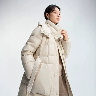 冬季新款长款羽绒服鸭绒女装宽松保暖休闲连帽立领舒适蓬松轻米色