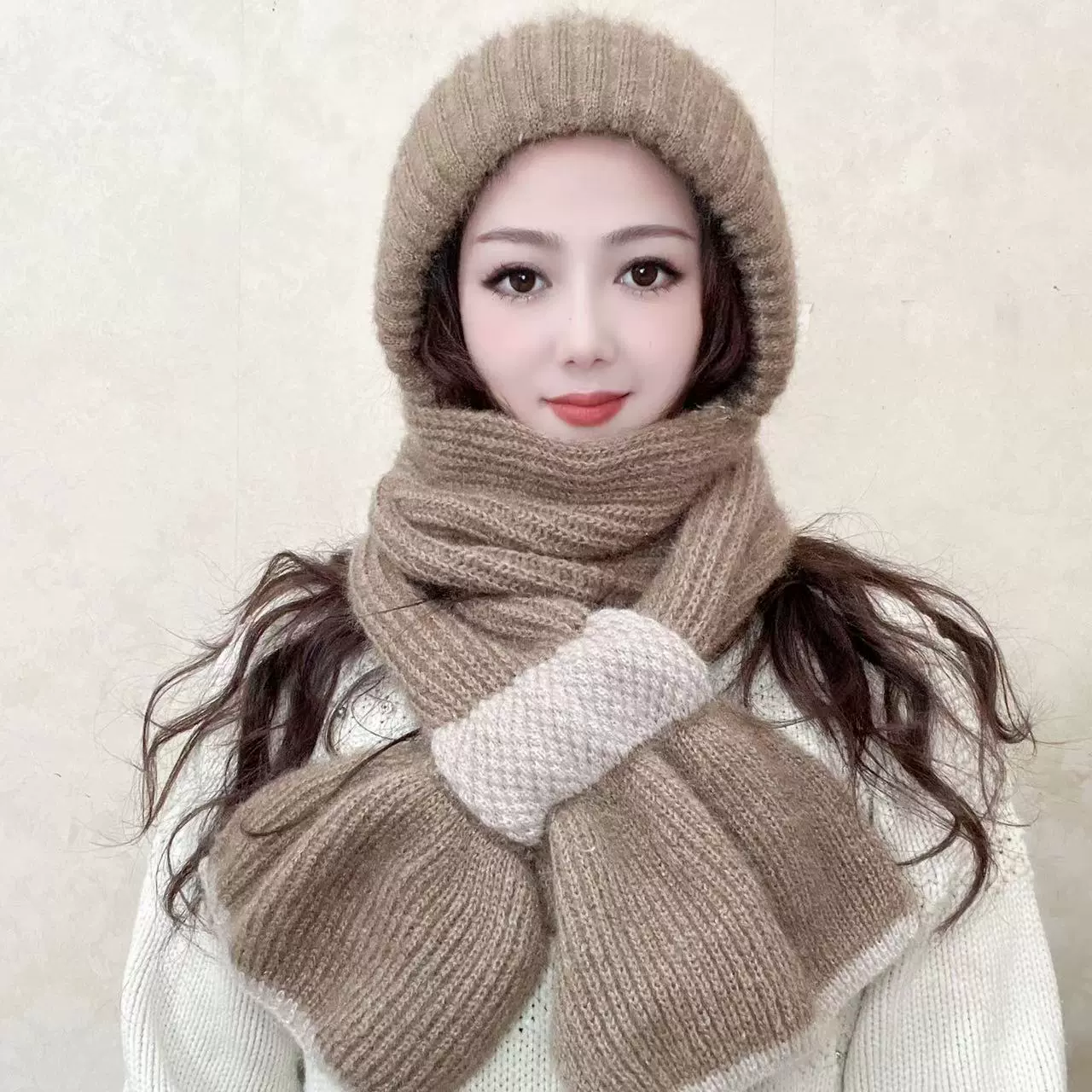 К knitted universal scarf with hood, woolen knitted hat