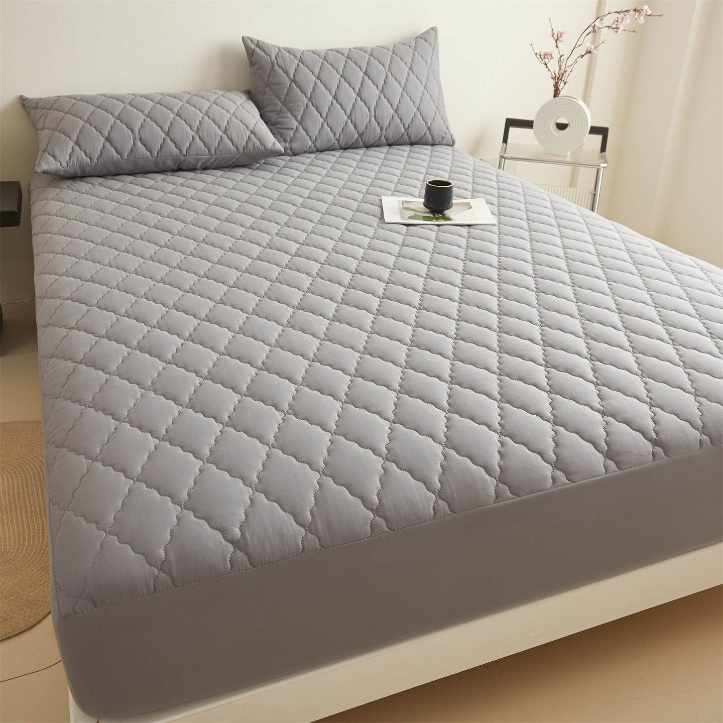 Protector de colchón impermeable con relleno de algodón, de una sola pieza gruesa, cubrecama con barrera contra orina, protector de colchón para Amazon, disponible con envío directo.