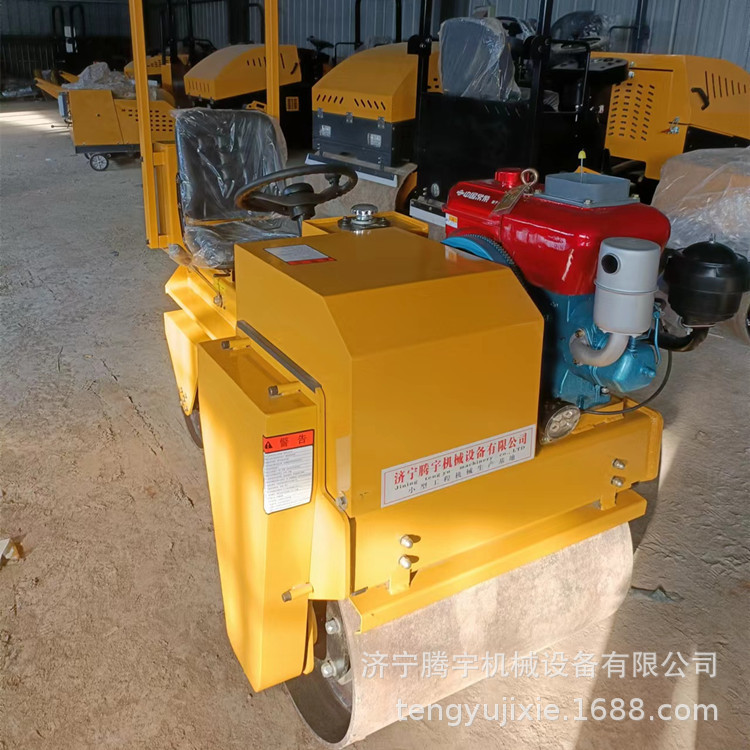 厂家直供850C双钢轮座驾式振动压路机自产自销小型压路机多少钱台