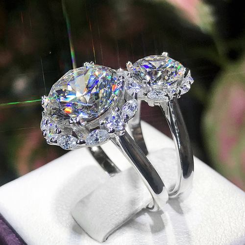 Internet celebrity queen's big diamond pigeon egg 5 carat imitation moissanite high carbon diamond Japanese light luxury ring