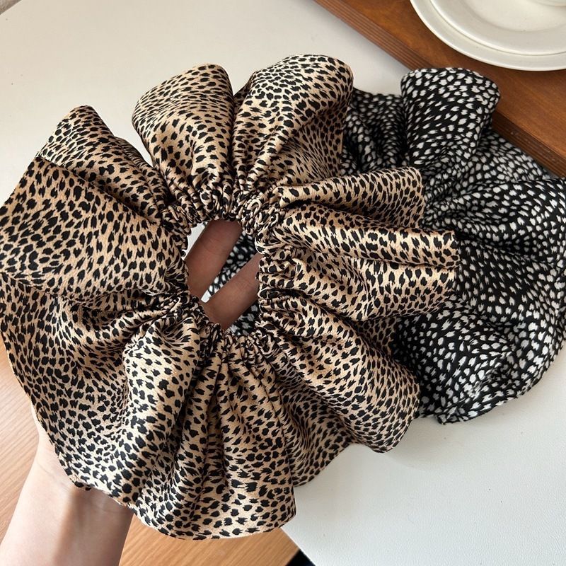 Elástico de cabelo em cetim com estampa de leopardo_voghion.com