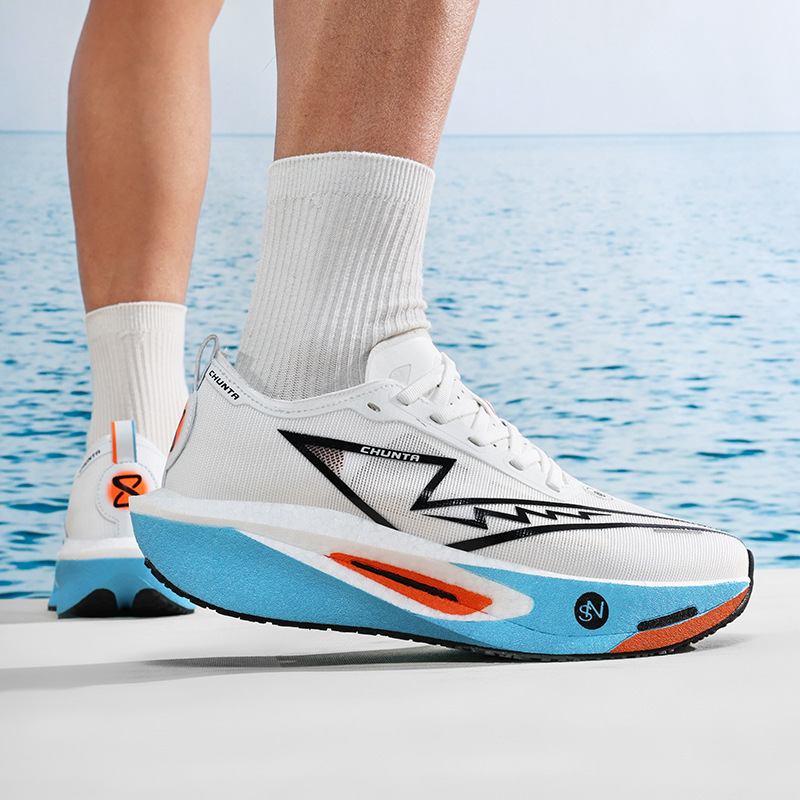 2025 新しいプロのランニングシューズ、スポーツシューズ、通気性、多用途、トレンディな男性カップル、若者のキャンパスカジュアルレーシングトレーニングシューズ|undefined