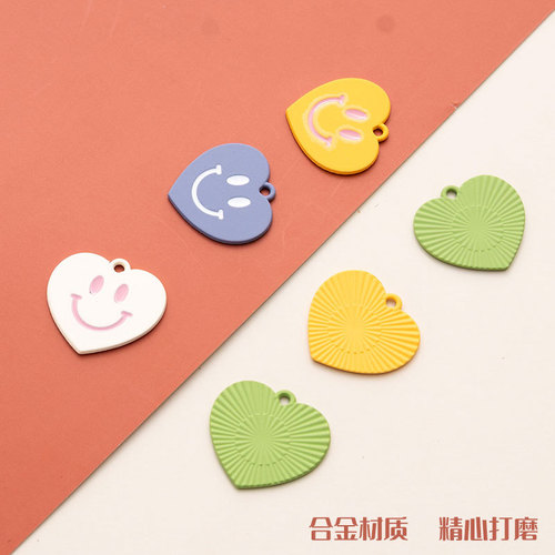 Oil-droplet alloy small pendant personalized necklace bracelet charm heart smile charm keychain DIY accessories