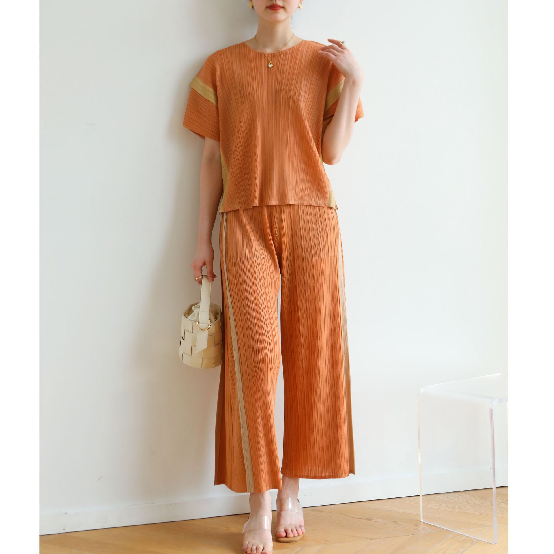 Quality 2025 Summer Miyake High-end Pleated Color-Blocked Fake Two-Piece Fashionable Casual T-shirt Trousers Set