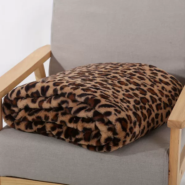 Yellow -brown leopard print