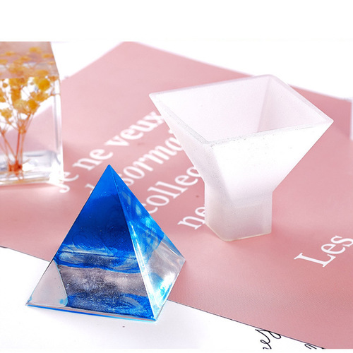 Crystal glue pyramid silicone mold DIY handmade jewelry triangle dry flower resin ornament model