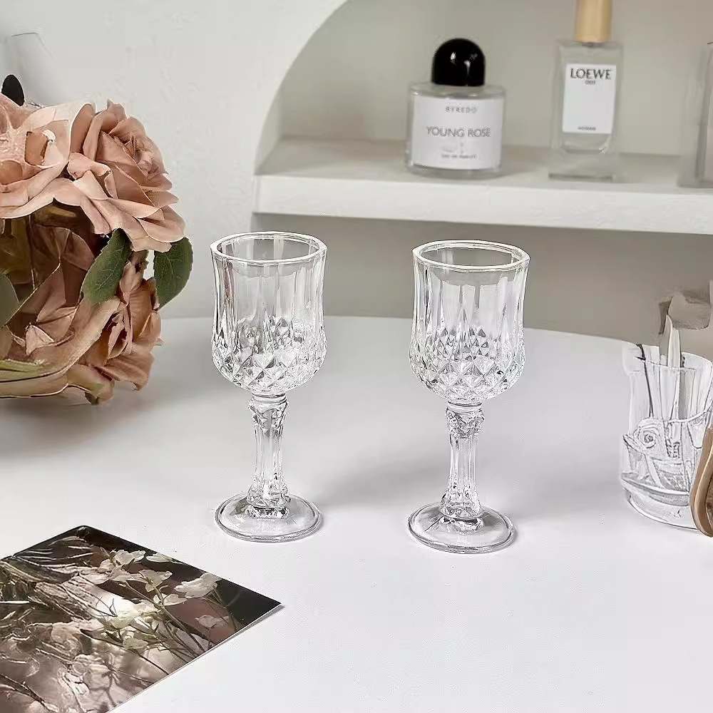 Mini copa de vino de pie alto para niñas, vidrio casero lindo, copa de vino blanco de un bocado, atmósfera avanzada, copa de vino de frutas dulces