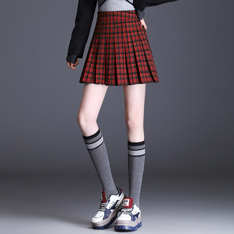 Small short skirt women's autumn/winter 2022 new Korean version student plaid high waist A-line anti-walking pleated pleated