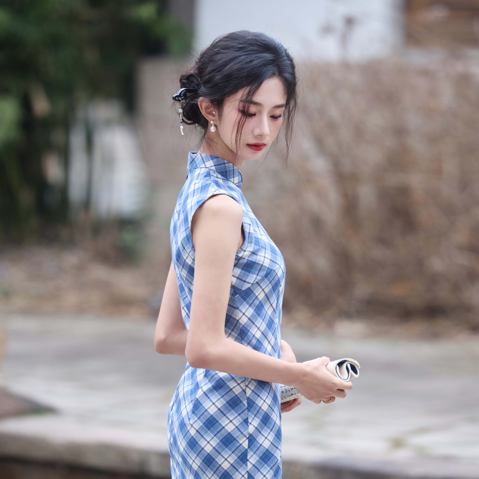 无袖旗袍2025新款改良年轻款女蓝色格纹气质复古新中式显瘦连衣裙